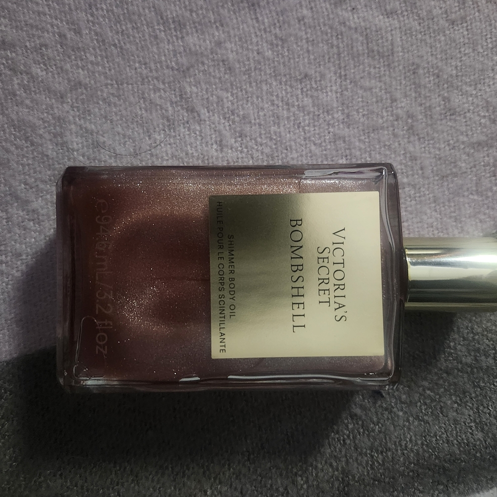 Victoria's Secret Shimmering Body Oil in Pink